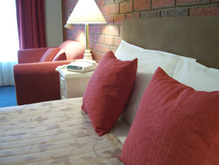 Spacious and tastefully furnished rooms, with air conditioning, mini-bar and spa 